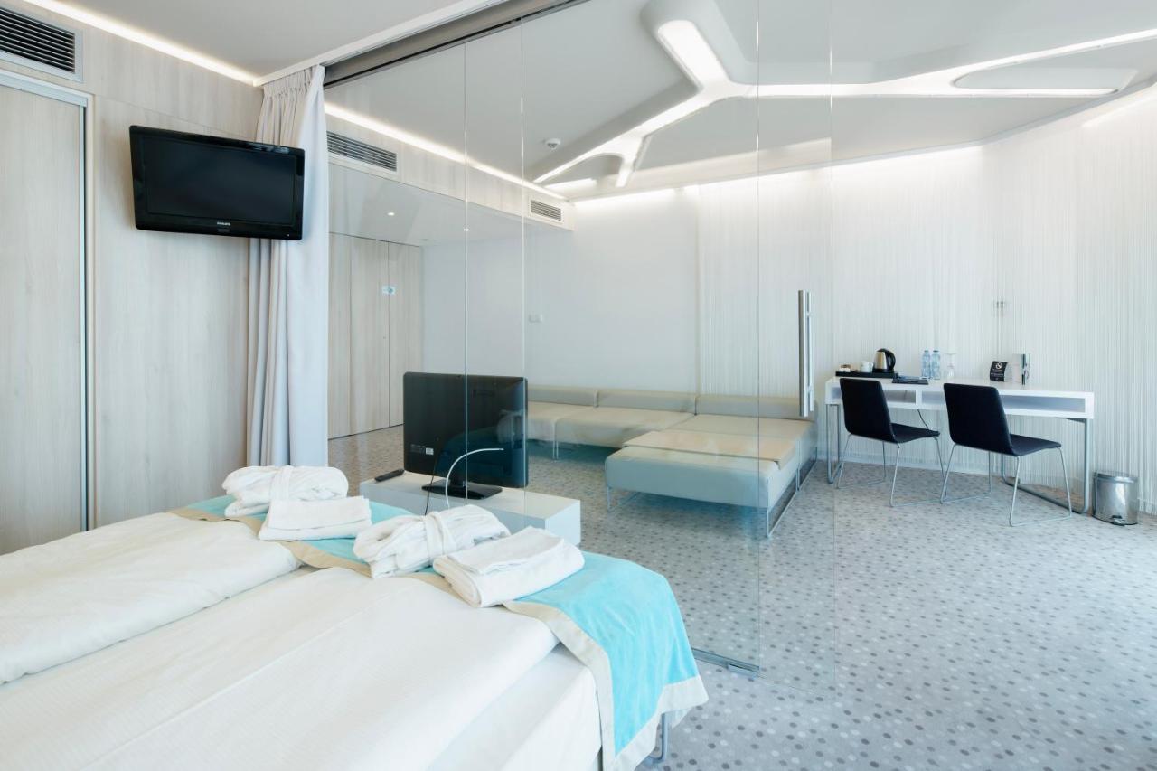 Ultra Marine By Zdrojowa Hotell Kołobrzeg Exteriör bild